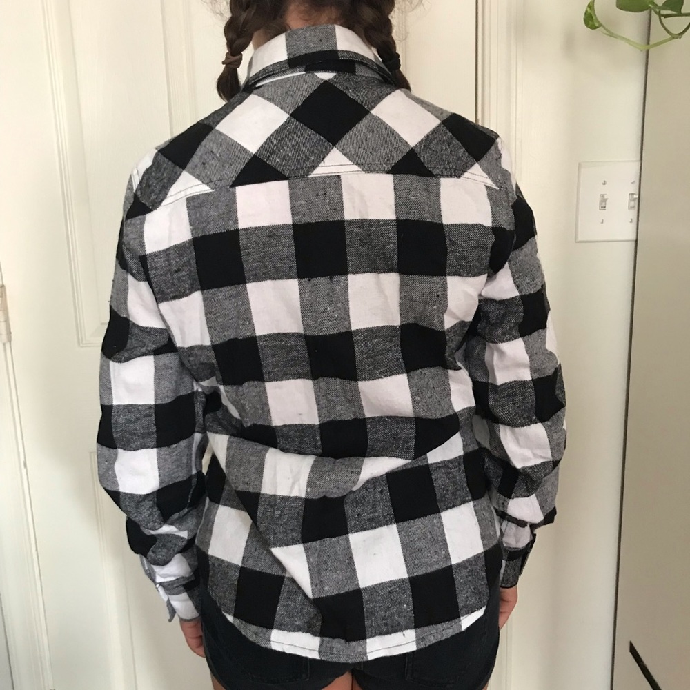 b&w flannel 🤍🖤 - Picture 2 of 9